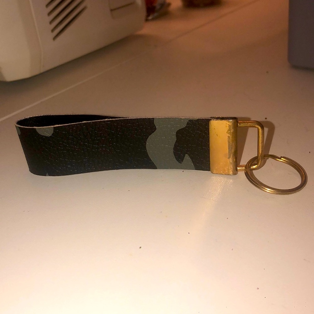 Camo w/ black faux leather keychain